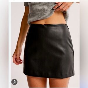 GAP Black Pencil Mini Skirt Night Out NWT size 8